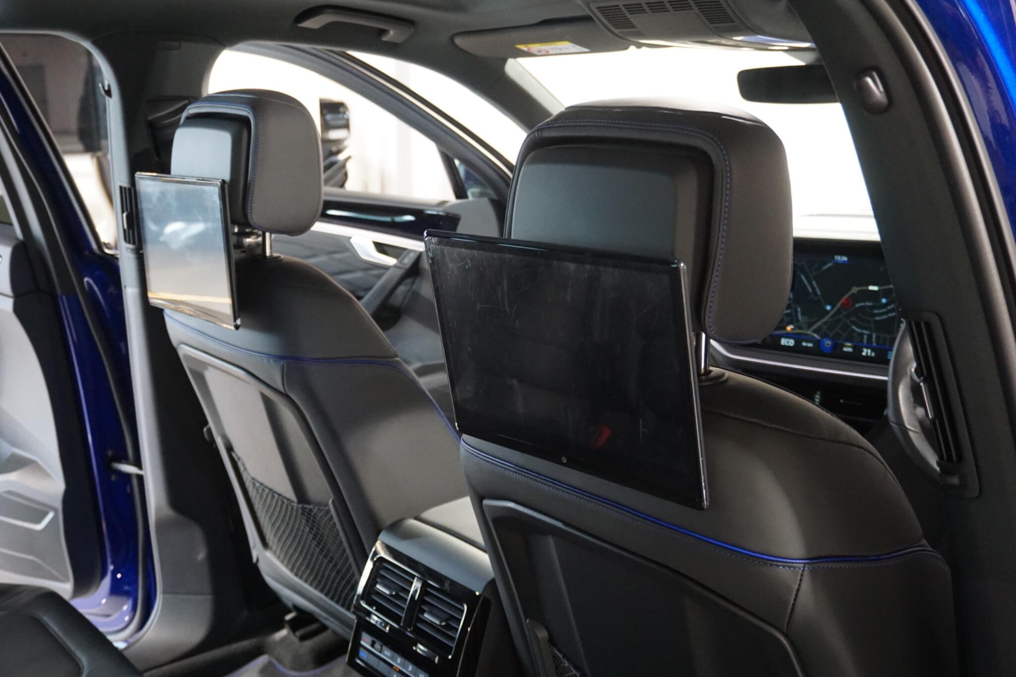 Volkswagen Touareg 3.0 V6 TSI eHybrid 14.3kWh R SUV 5dr Petrol Plug-in Hybrid Tiptronic 4Motion Euro 6 (s/s) (462 ps)